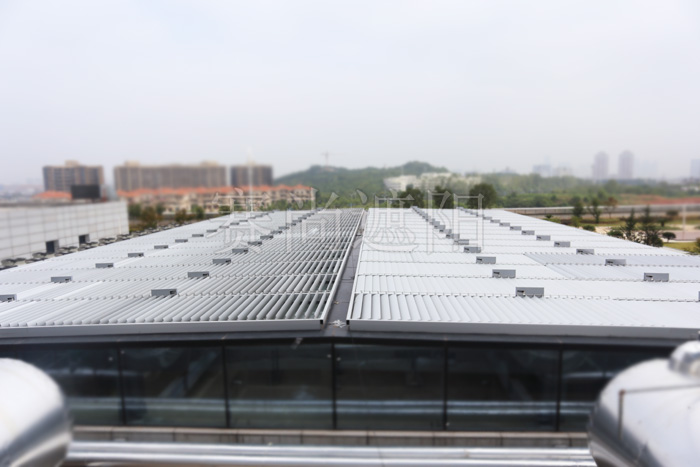 建筑玻璃頂部外遮陽活動百葉應用實景圖